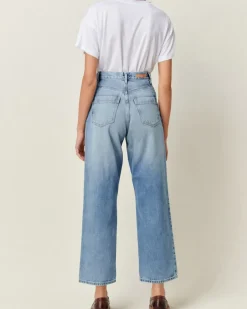 Bay Cruise Denim Jeans in Astral Blue