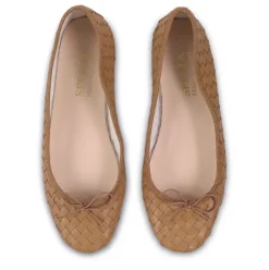 By Milaner Nicole Ballet Flat in Woven Leather Caramel