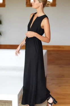 Grecian Keyhole Dress in Black